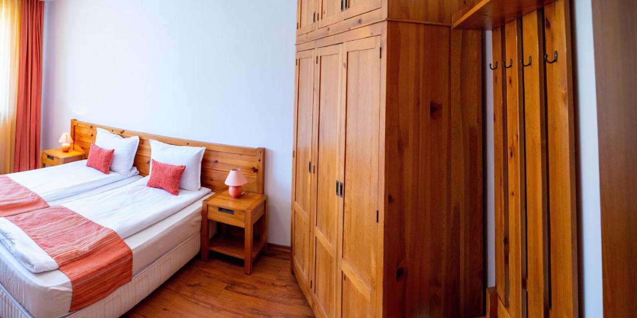 Two Bedroom Apartments In Murphys Lodge Bansko Bagian luar foto