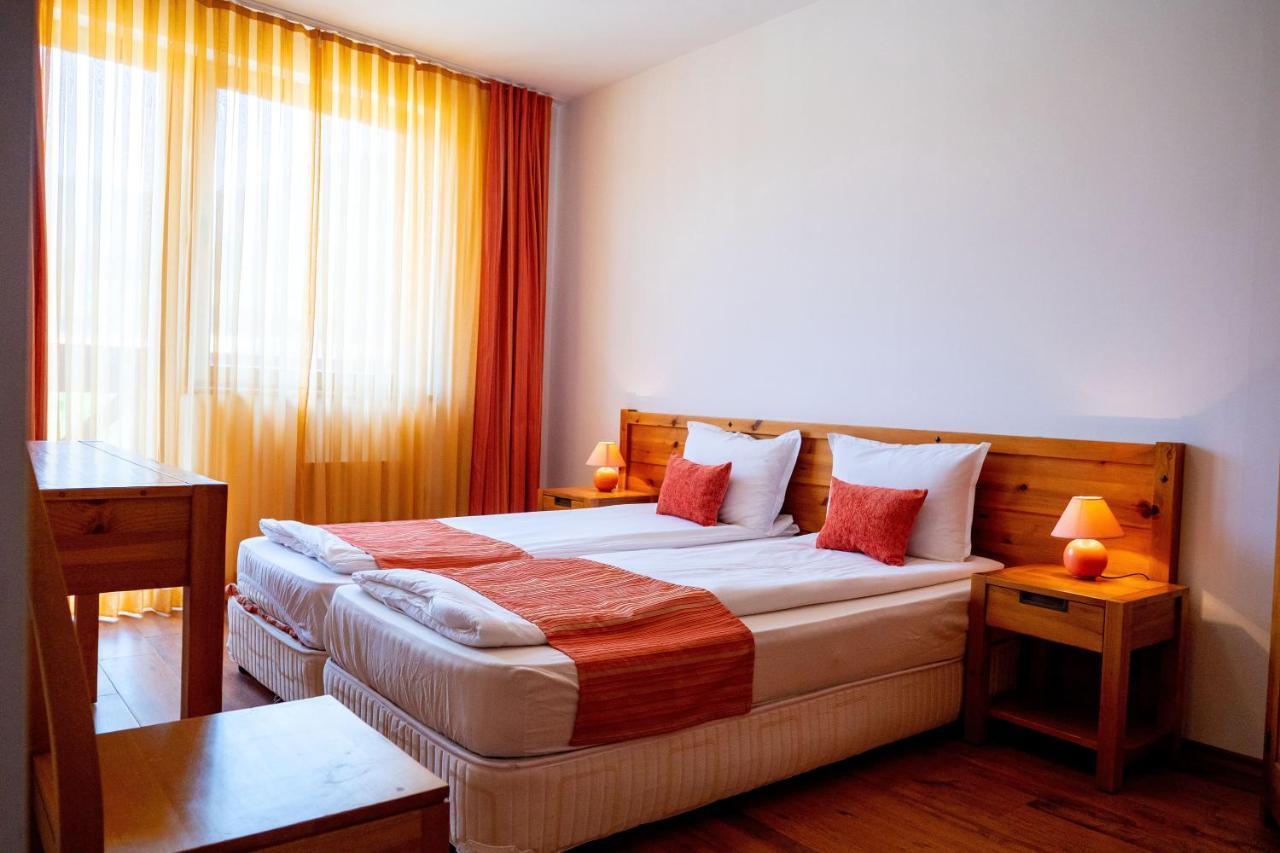 Two Bedroom Apartments In Murphys Lodge Bansko Bagian luar foto