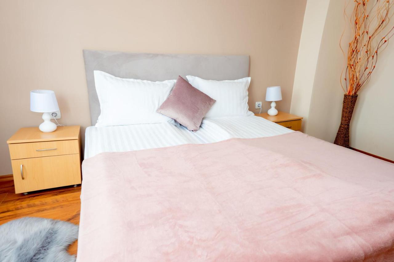 Two Bedroom Apartments In Murphys Lodge Bansko Bagian luar foto