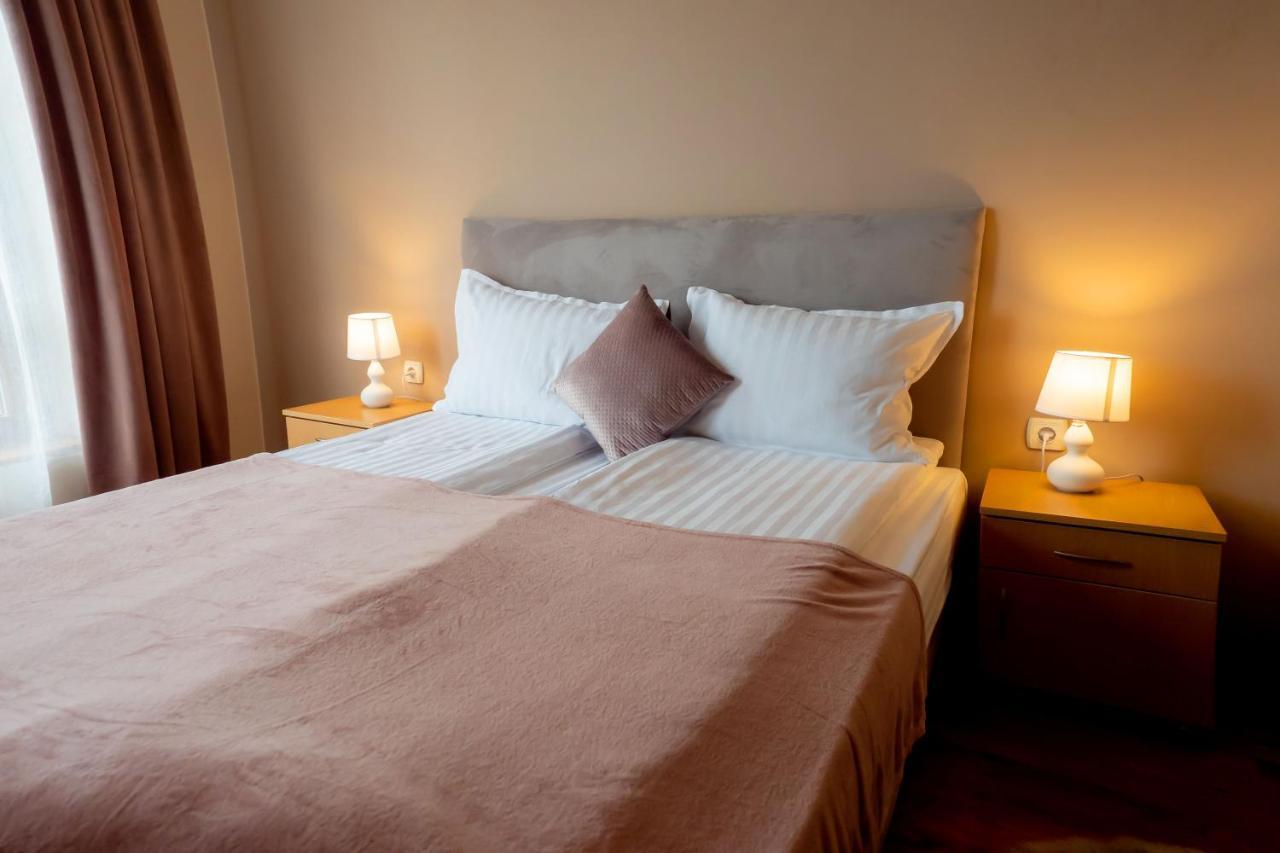 Two Bedroom Apartments In Murphys Lodge Bansko Bagian luar foto