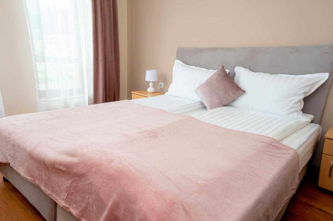 Two Bedroom Apartments In Murphys Lodge Bansko Bagian luar foto