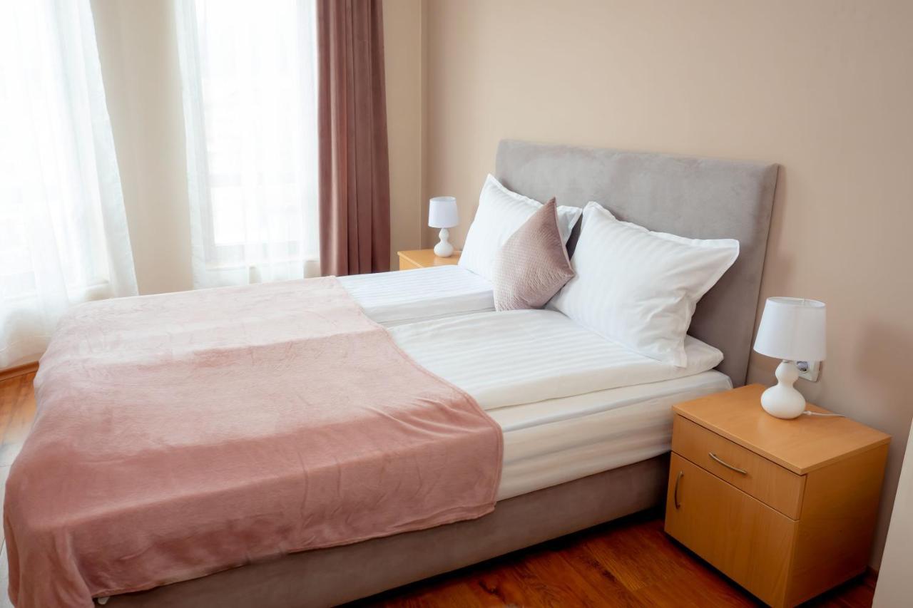 Two Bedroom Apartments In Murphys Lodge Bansko Bagian luar foto